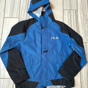 Huk Men's Vibrant Blue and Black Raincoat